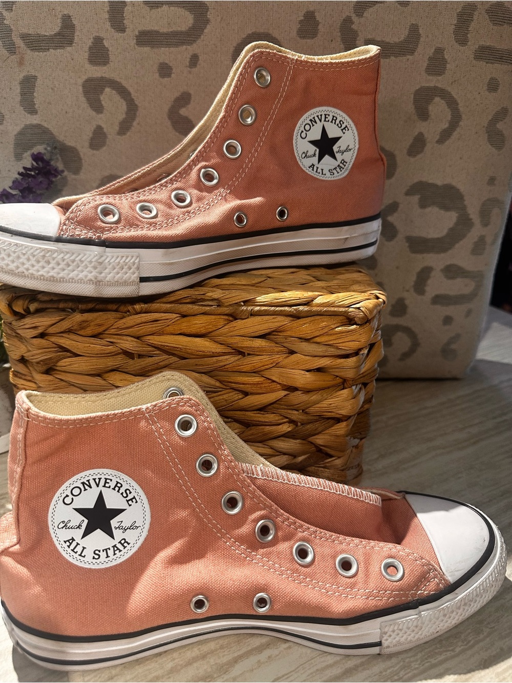 Converse High Top Sneakers in Pink Canvas
Womens 7.5